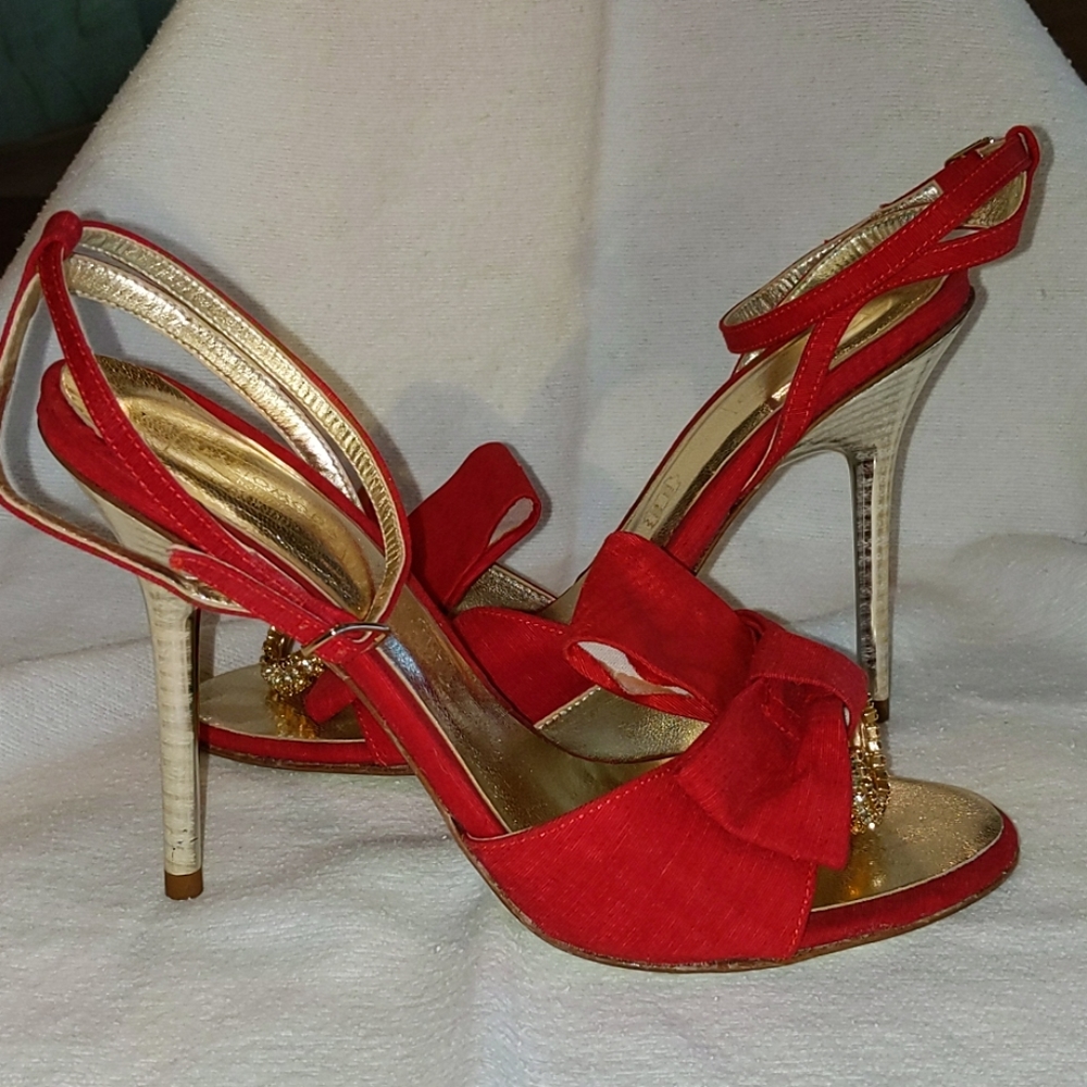 Gorgeous Shantung Silk Sandal (red)